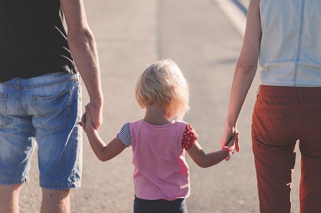 family-g4b4454a80_640
